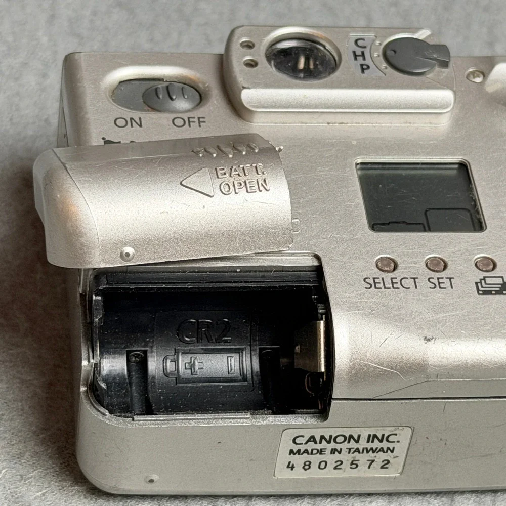 Canon ELPH LT 260 Silver APS Film Camera 26-52mm Zoom Lens Vintage Untested